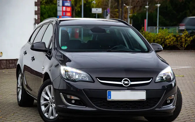 mazowieckie Opel Astra cena 26900 przebieg: 210000, rok produkcji 2013 z Nisko